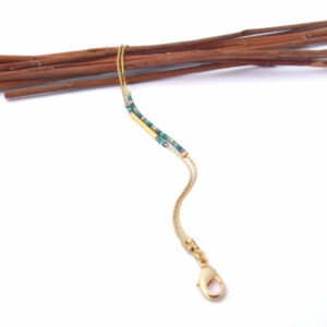Bracelet doré à l'or fin perles Miyuki montées sur de fines chaines couleur bleu violet doré et vert