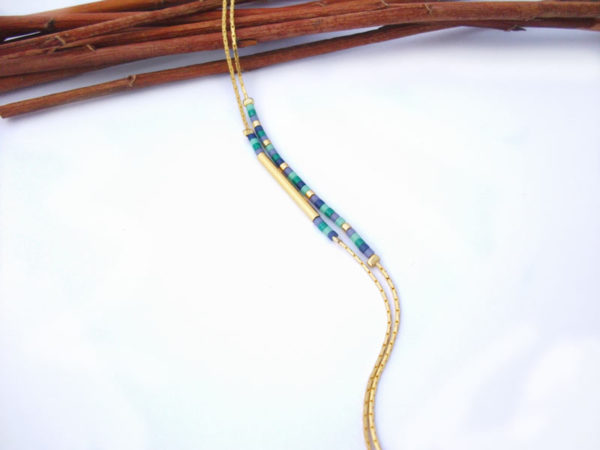 Bracelet doré à l'or fin perles Miyuki montées sur de fines chaines couleur bleu violet doré et vert
