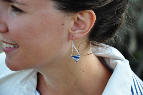 Boucles d'oreilles tissé en perles Miyuki style marin bleu et blanc