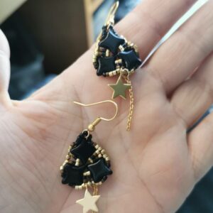 boucles d'oreilles tissée star beads noir et doré