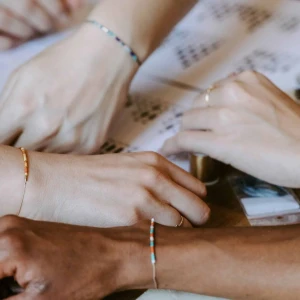 main-bracelet-réduit