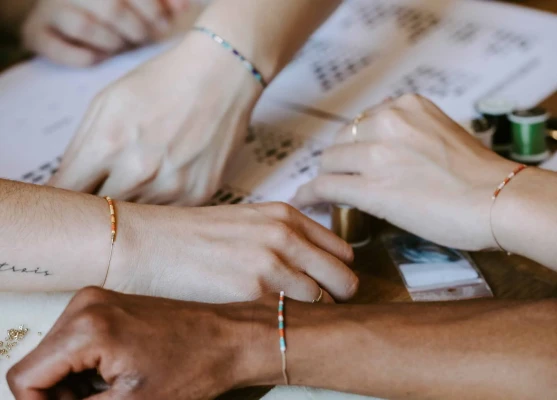main-bracelet-réduit